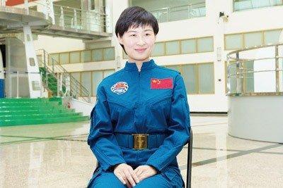 宇航员@中国第一位女宇航员完成任务后,为何突然音讯全无?她到底怎么了