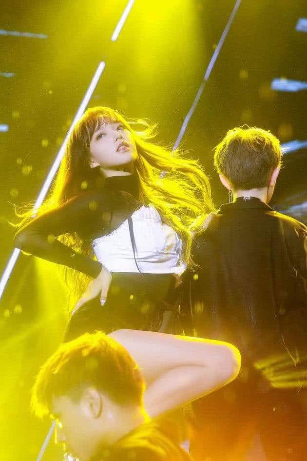 娱乐圈|最尴尬的事情：曾同一组合出道，如今我是选手，你却成了导师