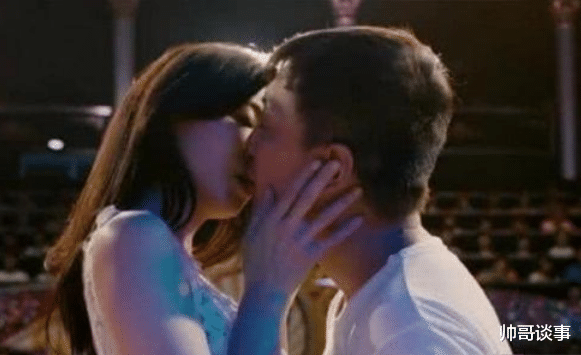 黄渤|46岁黄渤老婆照片曝光，原来是熟悉的她，难怪“看不上”林志玲