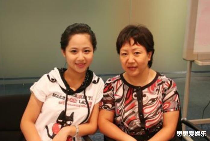 杨紫|杨紫隐藏多年的亲妈，原来是《甄嬛传》中的她，难怪一直不愿公开
