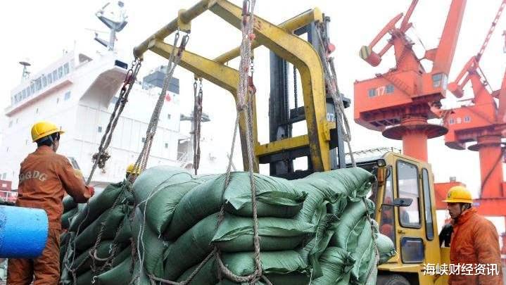 章泽天|仅售86%给中国，巴西称国内供应短缺？转身购买3.7万吨美国大豆