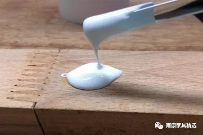 科普：木质家具胶合时，用哪种胶水能兼顾环保和强度？