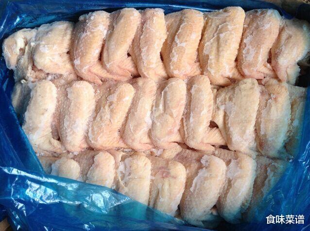 猪蹄|农村集市的冷冻猪蹄很便宜，一斤才卖8块钱，个又大，哪里来的？