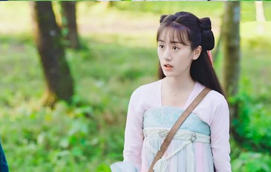 琉璃美人煞|《琉璃美人煞》开播热度高，剧情设定和《香蜜沉沉烬如霜》相似，能否超越？