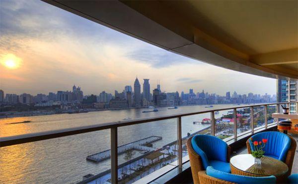 美国网红豪掷一亿买下一万平城堡，网友：在深圳只够买500平