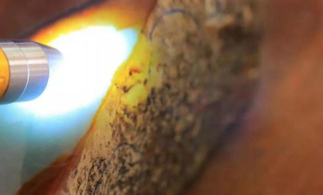 「文玩」头发有焗色，翡翠也有“焗色”鲜为人知的焗色翡翠