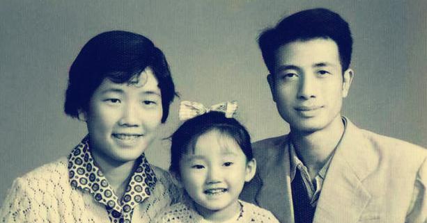 「张一山」成方圆和王刚离婚后，一直单身至今，成了母亲离世前最大的牵挂