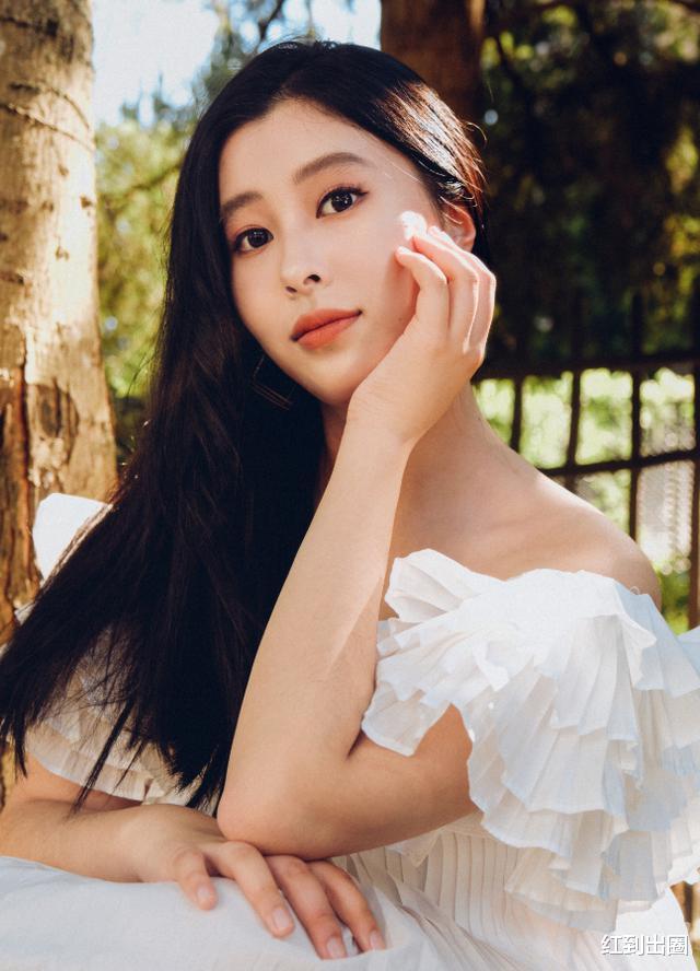 杨子|杨子大女儿哈佛毕业后，晒百万豪车钥匙，18岁颜值比肩黄圣依