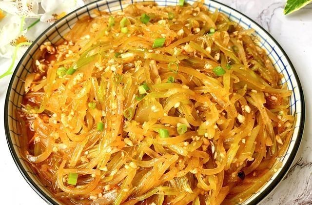 [食材]肥胖就怕这食材，简单一拌，隔三差五吃，刮油去脂，衣服穿回S码