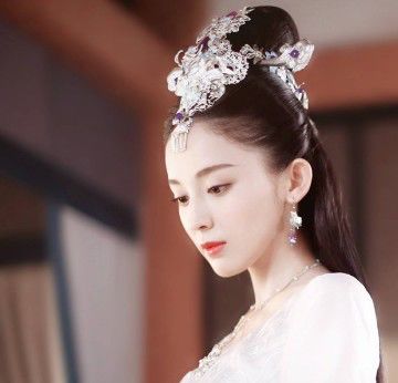 『新疆维吾尔自治区』把三位新疆美女最好看的五官合一起,看到成品,这颜值简直超越原主!