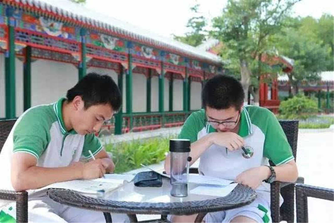 数学|数学成绩“拔尖”的孩子，通常有“3个共性”，你家孩子有吗