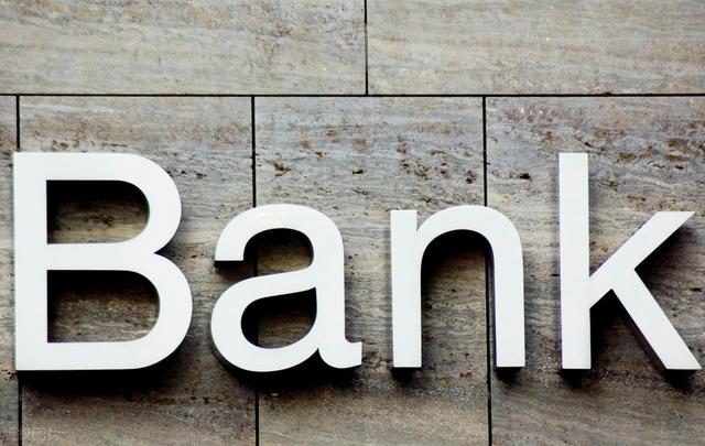 社保■如果不交社保，每月往银行存1000块钱存15年，够养老吗？