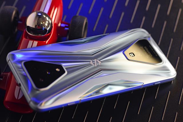 游戏手机|黑鲨提前开启双11之战，120Hz高刷屏手机正式降价