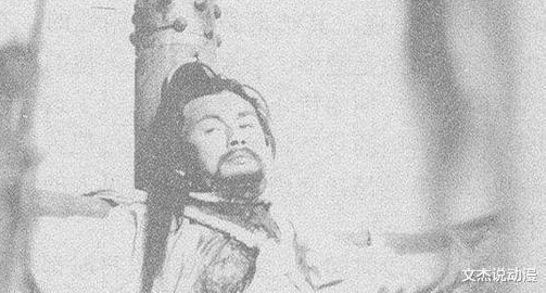 「袁崇焕」袁崇焕凌迟被杀，贴身侍卫滴血发一毒誓，迄今执行17代388年