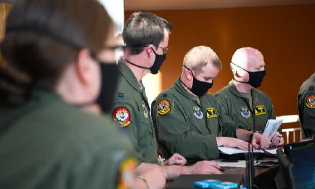 轰炸机：究竟发生了什么？B1B轰炸机全速逃离日本海，白宫：消息不许外泄