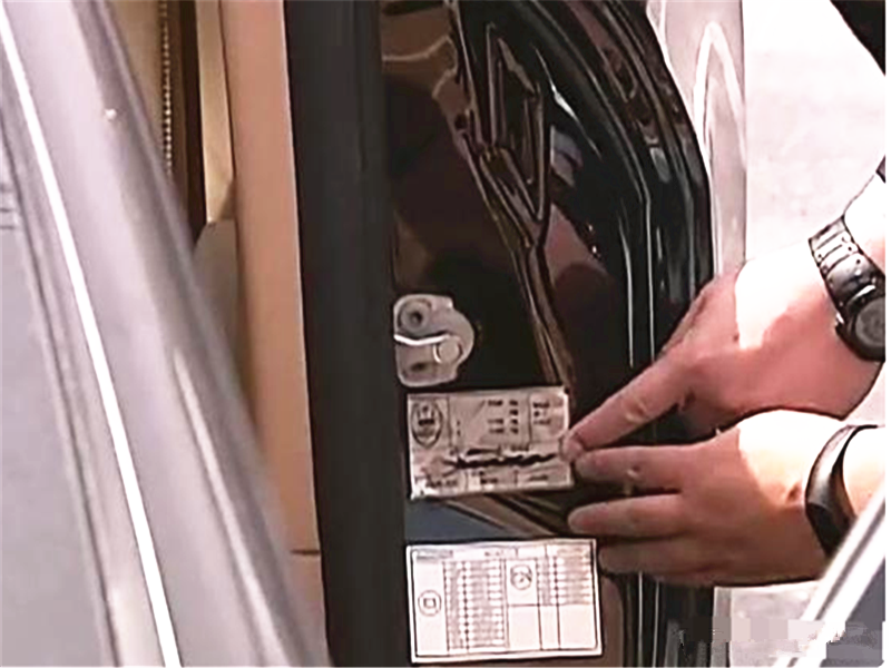 玛莎拉蒂|35万买玛莎拉蒂道路趴窝，交警上前检查后：车拖走，人接受处理！