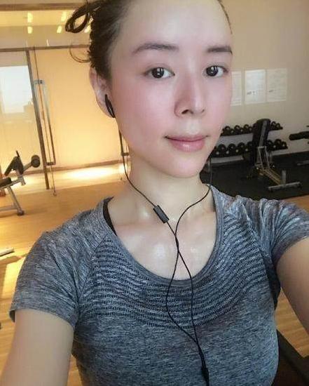 #跑步#张静初跑步6公里，平均配速540，再向网友普及正确跑姿！