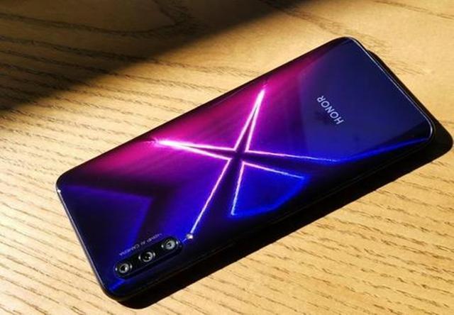 荣耀9x▲从1899跌至1299，荣耀9X销量暴涨，结果很现实