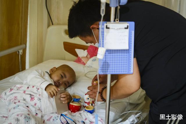 黑土影像|年轻女孩不顾父母反对嫁二婚男子当后妈,女儿3岁后她发现悲剧了