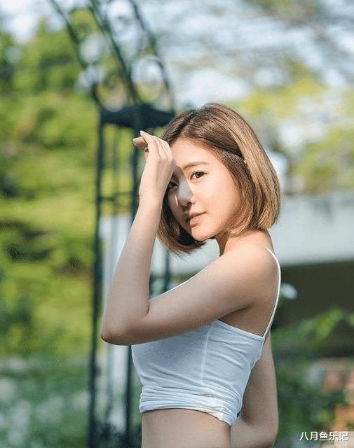 「小姐姐」谁说短发女生不好看？简约阳光的装扮，尽情绽放少女的魅力！