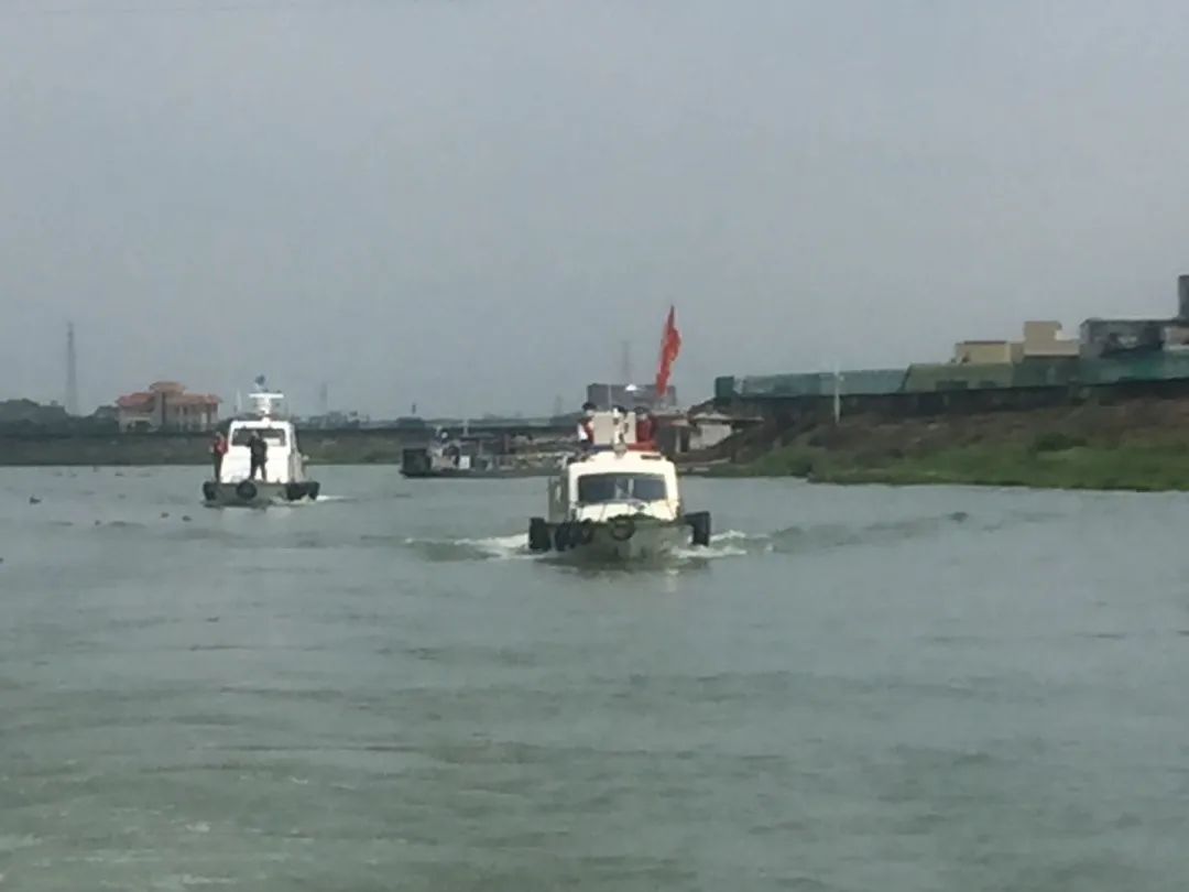 「车辆通行费」汕头一女子由于家庭经济问题，一时想不开跳海轻生！