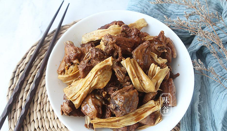 【腐竹】夏至到了，这肉要多吃，比牛肉羊肉强，滋补不上火，焖一锅特馋人