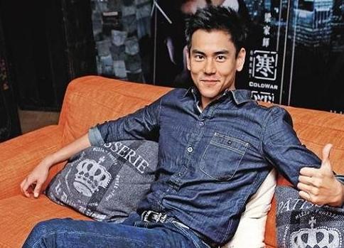 |彭于晏晒出自己住的房子，院子里种满竹林，这种生活过得太无趣了