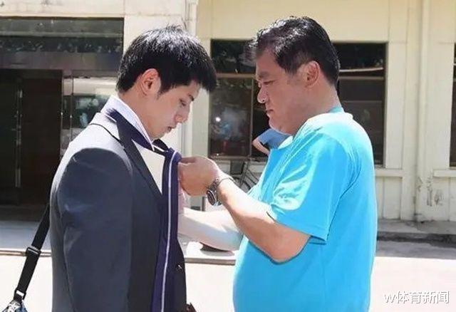 刘国梁|国乒新教头身份揭晓，因刘国梁离任出走海外，为回归执教拒绝续约