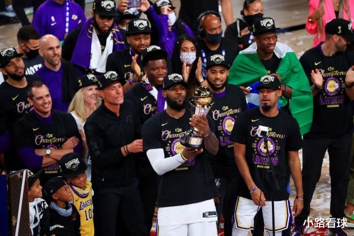 安东尼·戴维斯|仅1年就夺冠！浓眉在詹皇怀里喜极而泣，5位球星仅他信老詹能夺冠