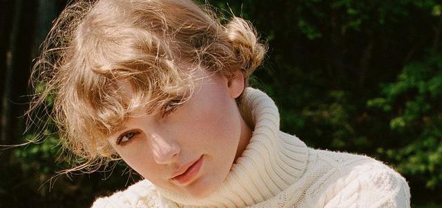 泰勒·斯威夫特|乐坛第一女歌手！泰勒·斯威夫特打破了音乐史33年尘封纪录