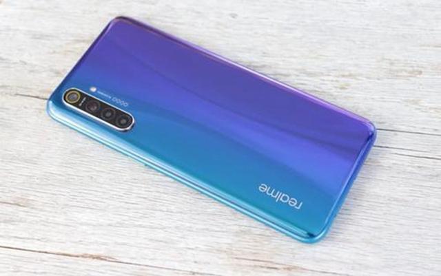 华为|国庆都要来了还纠结买什么手机？这4款个性鲜明，每一部都有亮点