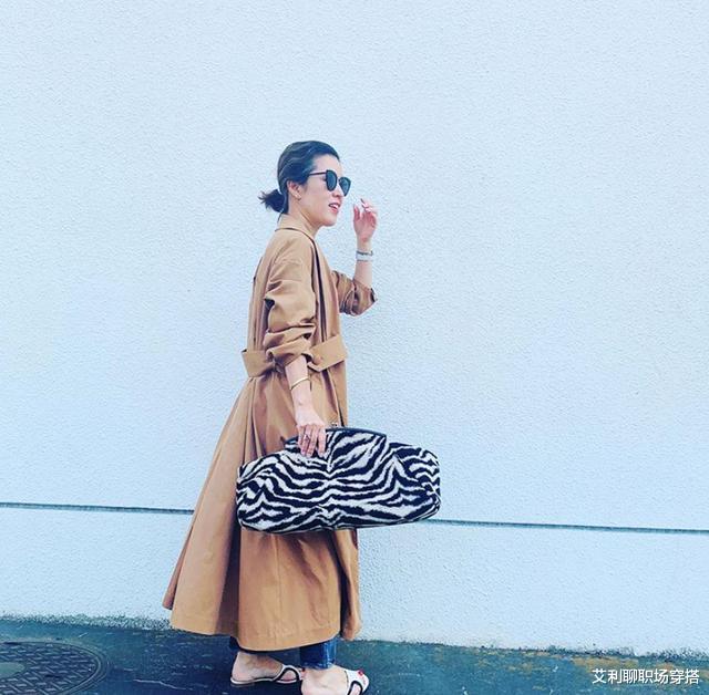 穿衣搭配|看过2位日本女人的时尚穿搭,发现50岁女性的穿衣智慧,值得上班族借鉴