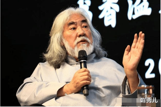 刘亦菲■有“口臭”的4位明星， 刘亦菲上榜， 最后一位再漂亮也没人敢亲！