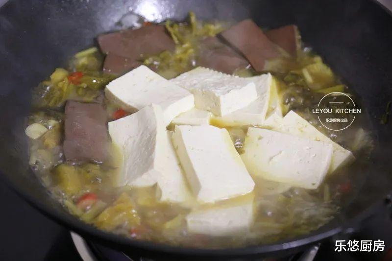 豆腐|天冷时，一定要吃这一锅，酸爽开胃，没放肉，却比肉还好吃
