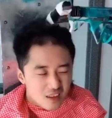 机器人|硬核博主自制理发机器人,Tony老师看了直呼内行