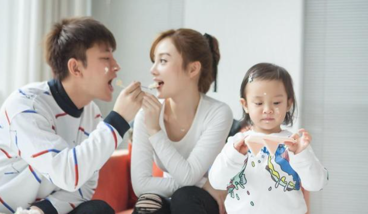 贾乃亮|贾乃亮和乔欣恋情被曝光？看到配文后，李小璐复婚八成无望了