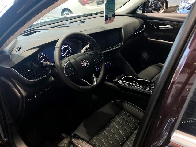 昂科威|探店昂科威S：摆展布局很故意，“双威”同台，叫人怎么选？