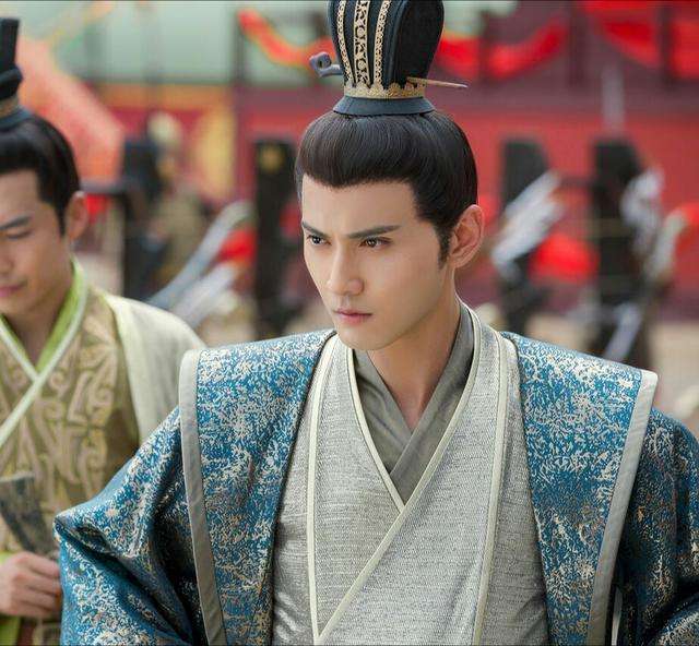 「罗云熙」现代装感觉一般, 穿上古装1秒变神颜, 不只有罗云熙、彭小苒