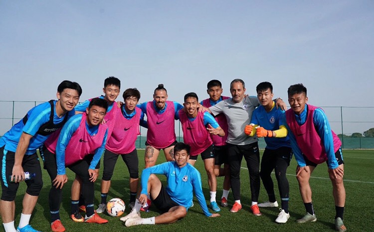 #中超#大连人两套方案备战？“神秘”中锋顶替龙东，球王重回国脚之路