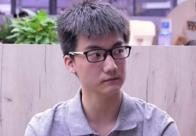 学霸|那个大摇大摆走出考场,扬言题目太简单难不倒他的考生,后来怎样