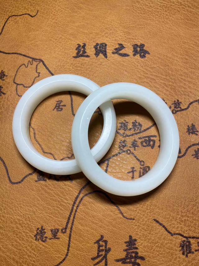 ▲和田玉手镯有几种呢？没想到这么多！涨知识了