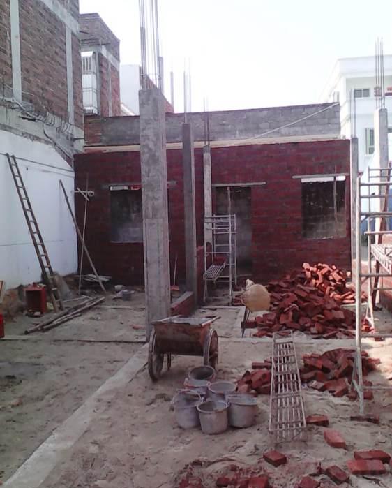 借用邻居一面墙, 不想中间留缝显得丑, 为节省建房成本不折手段了