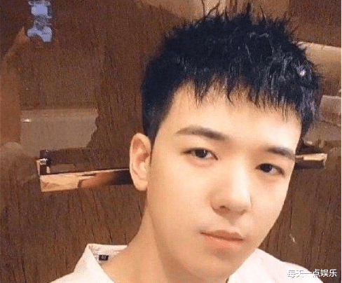 「康辉」仝卓事件后,央视主持康辉自曝:当年高考成绩被人动了手脚