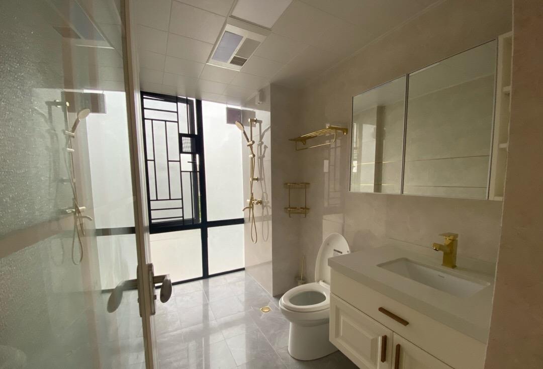 |新房全屋打扫干净，效果很漂亮，电视墙非常满意，坐等家具进场！