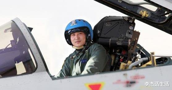 舰载机：中国最急需的兵种，国家在20年前就开始培养，现在总数也只有50人