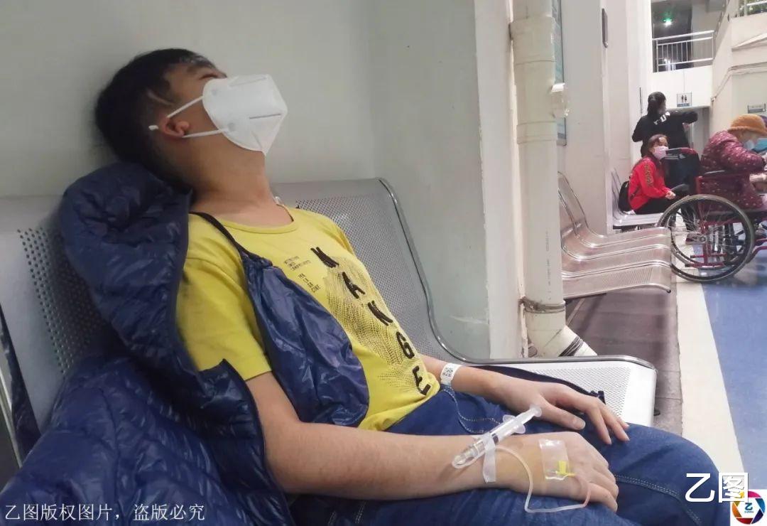 「海螺水泥」儿子女儿先后癌症，妻子要放弃女儿，丈夫用“抓阄”决定救哪一个