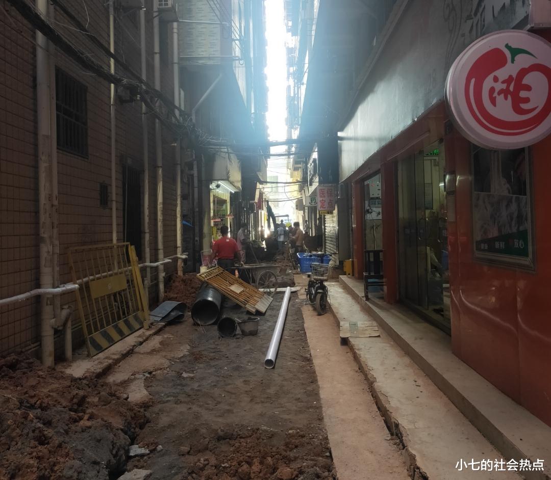 深圳市|深圳河水越来越清了，周末还可以钓鱼。网友：再也不怪挖路了