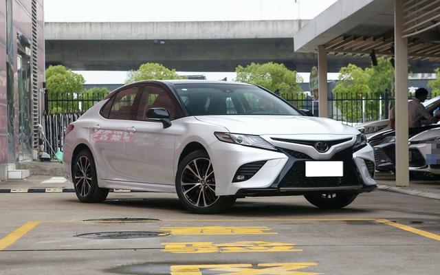 本田雅阁@预算只有20万，懂车的都绕不开这3款B级车，第一款4月卖近1.9万辆