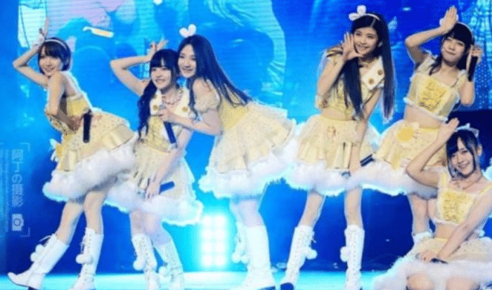 演唱会|史上最尬演唱会,八万人会场到场20人,只能用黑布挡住空位