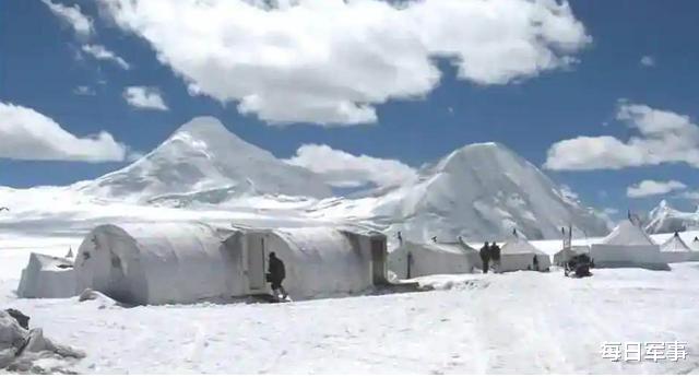 |数万大军还在等棉衣？看到我军的“湖景房”和利器，印军馋哭了！